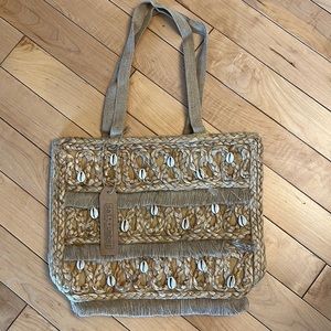 Beachly / Salt + Umber Isla Jute Seashell Tote